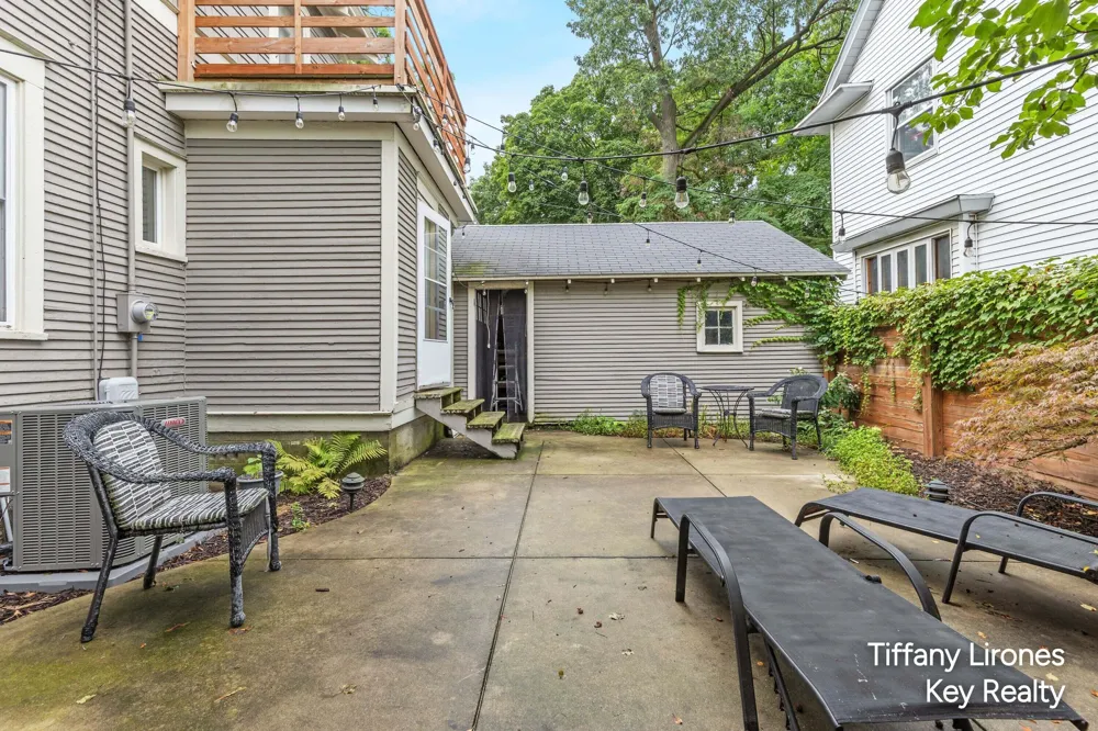 1355 Sigsbee Street SE Grand Rapids, MI 49506