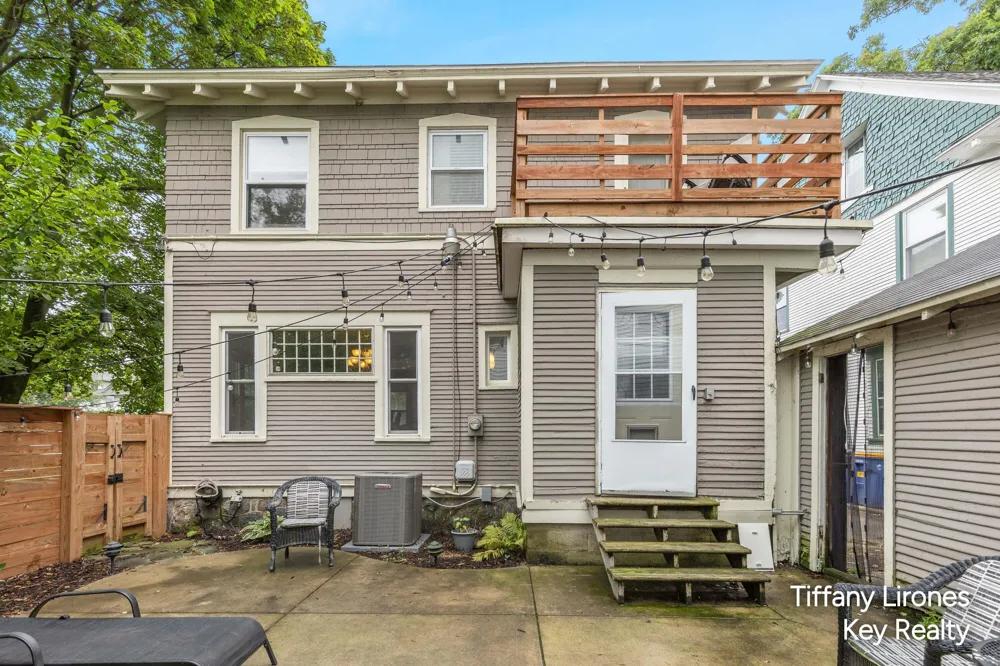 1355 Sigsbee Street SE Grand Rapids, MI 49506