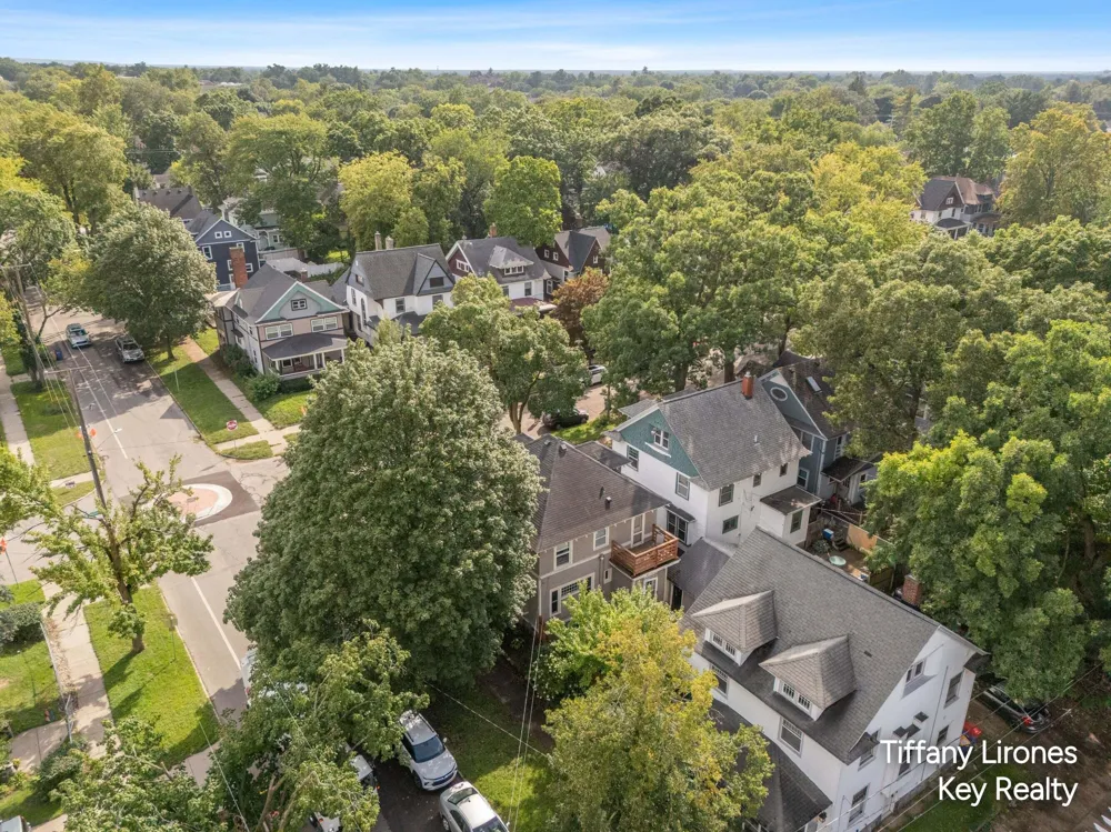 1355 Sigsbee Street SE Grand Rapids, MI 49506