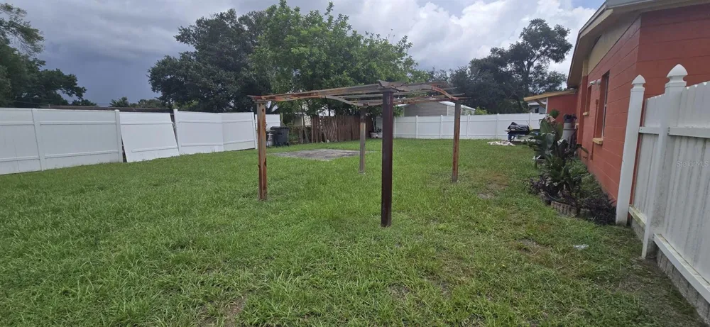 8202 DAHLIA AVENUE Tampa, FL 33619