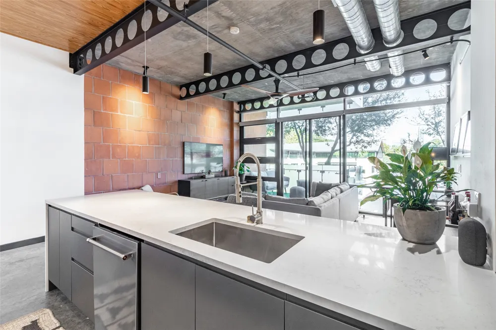 1401 Eva Street #206 Austin, TX 78704