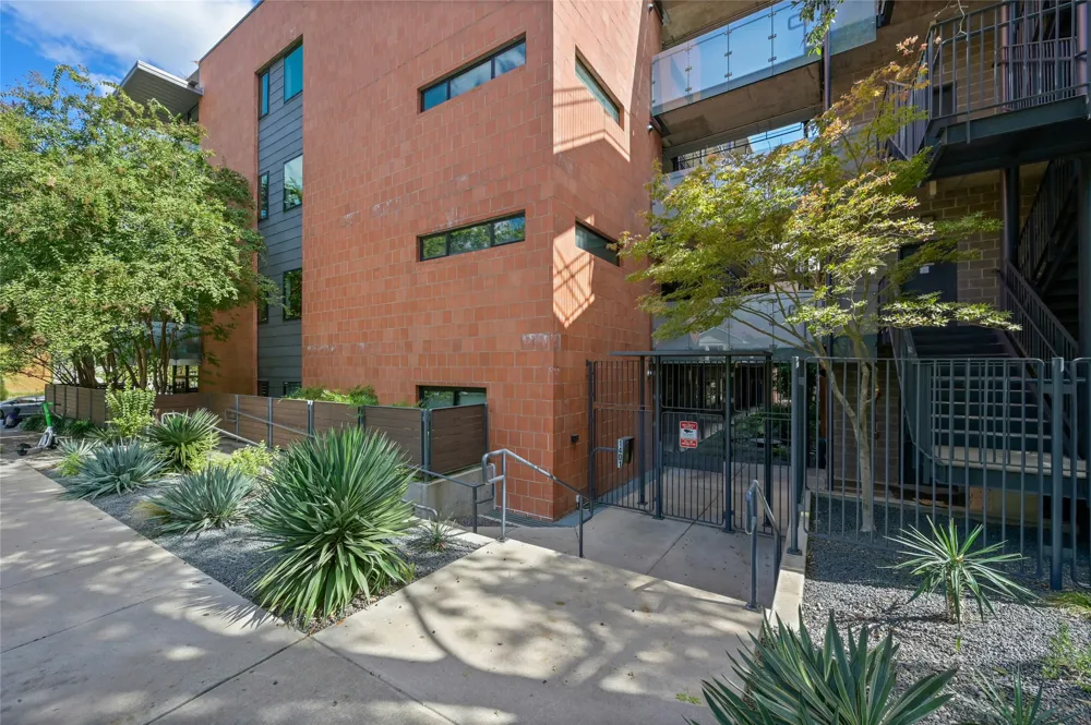 1401 Eva Street #206 Austin, TX 78704