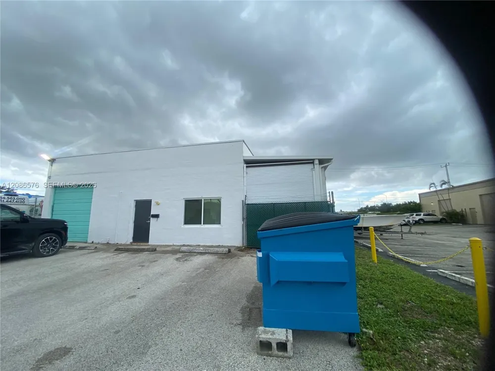 340 SW 21st Ter Fort Lauderdale, FL 33312
