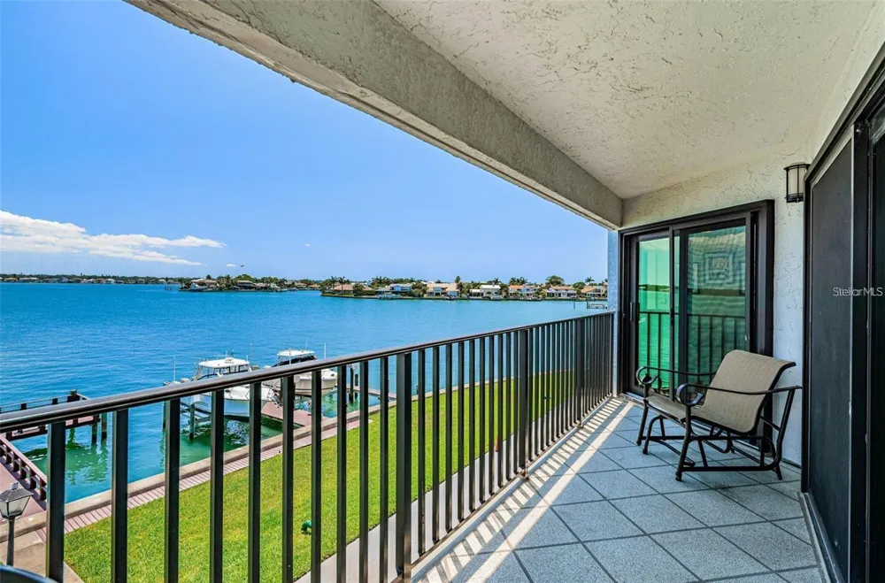 240 SAND KEY ESTATES DRIVE #222 Clearwater, FL 33767