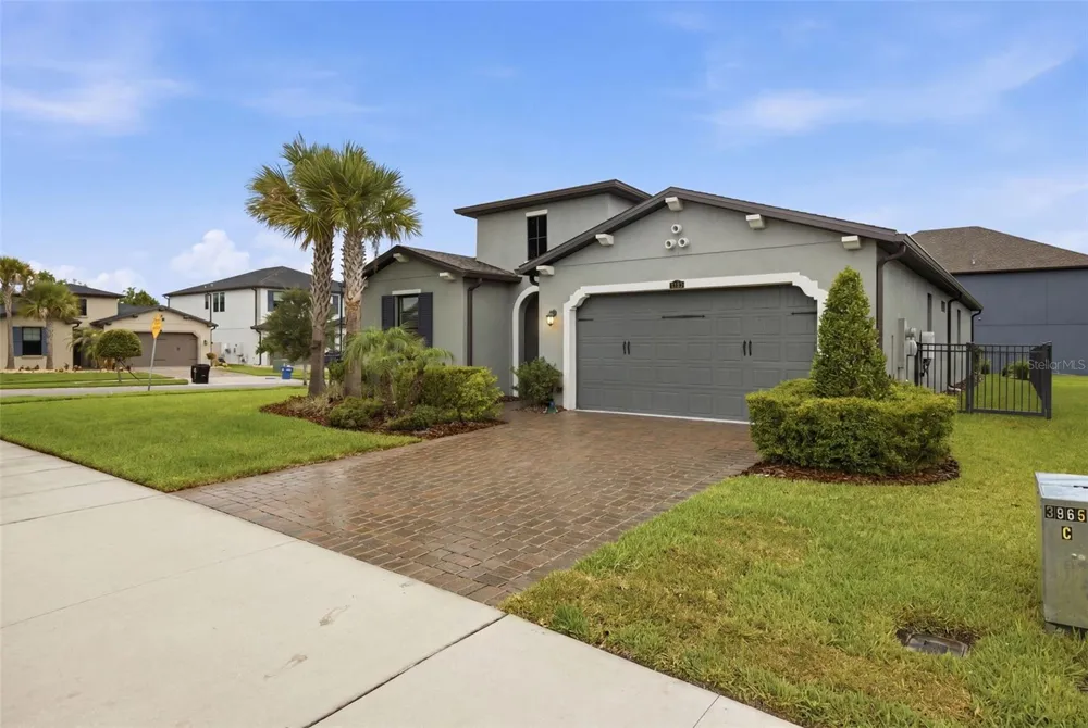 4567 TIVOLI DRIVE Wesley Chapel, FL 33543