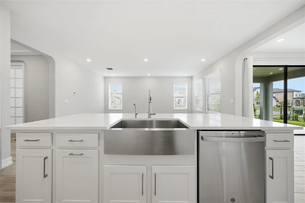 4567 TIVOLI DRIVE Wesley Chapel, FL 33543