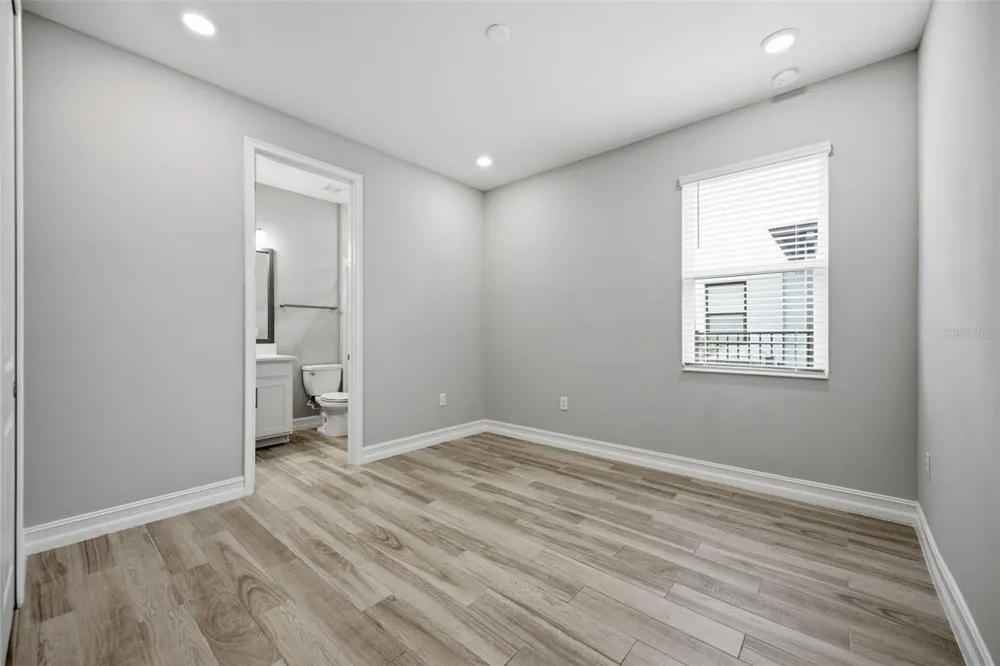 4567 TIVOLI DRIVE Wesley Chapel, FL 33543
