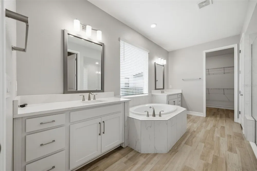 4567 TIVOLI DRIVE Wesley Chapel, FL 33543