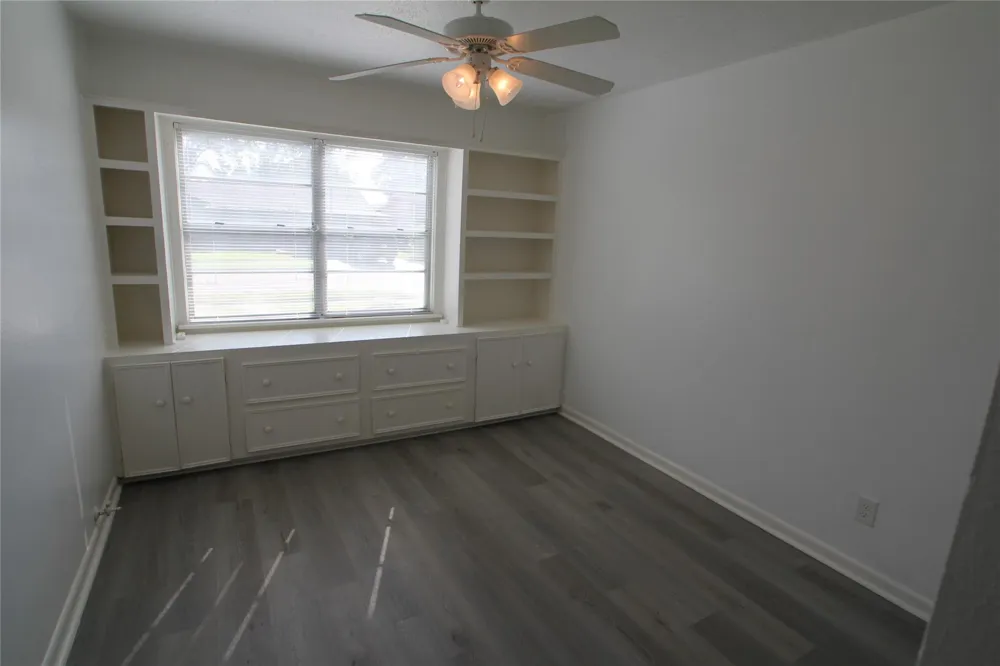 1207 Trimm Avenue Pasadena, TX 77502