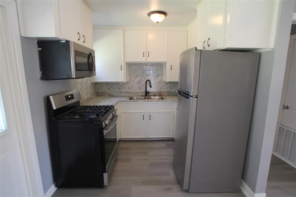 1207 Trimm Avenue Pasadena, TX 77502