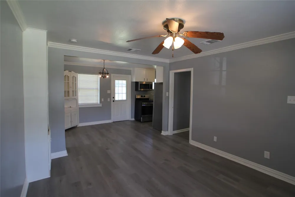 1207 Trimm Avenue Pasadena, TX 77502