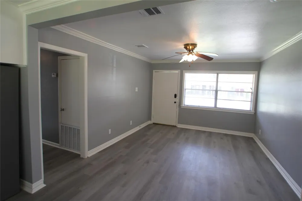 1207 Trimm Avenue Pasadena, TX 77502