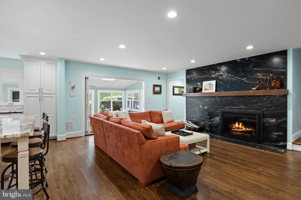 7821 OLD DOMINION DRIVE Mclean, VA 22102