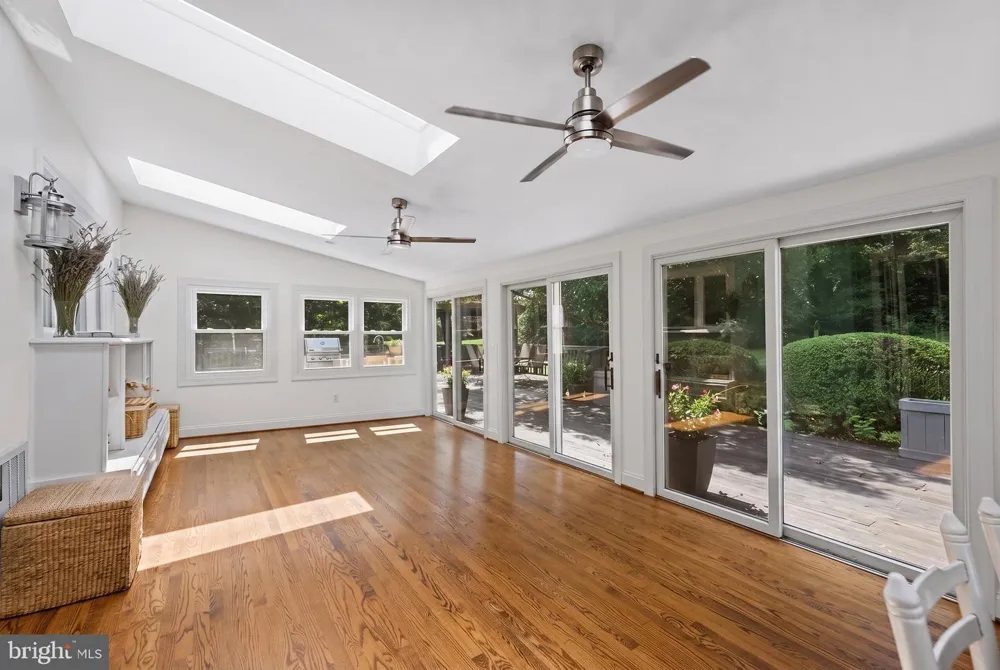 7821 OLD DOMINION DRIVE Mclean, VA 22102