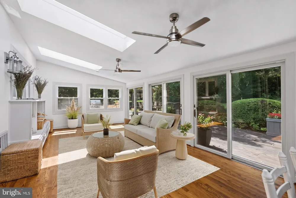 7821 OLD DOMINION DRIVE Mclean, VA 22102