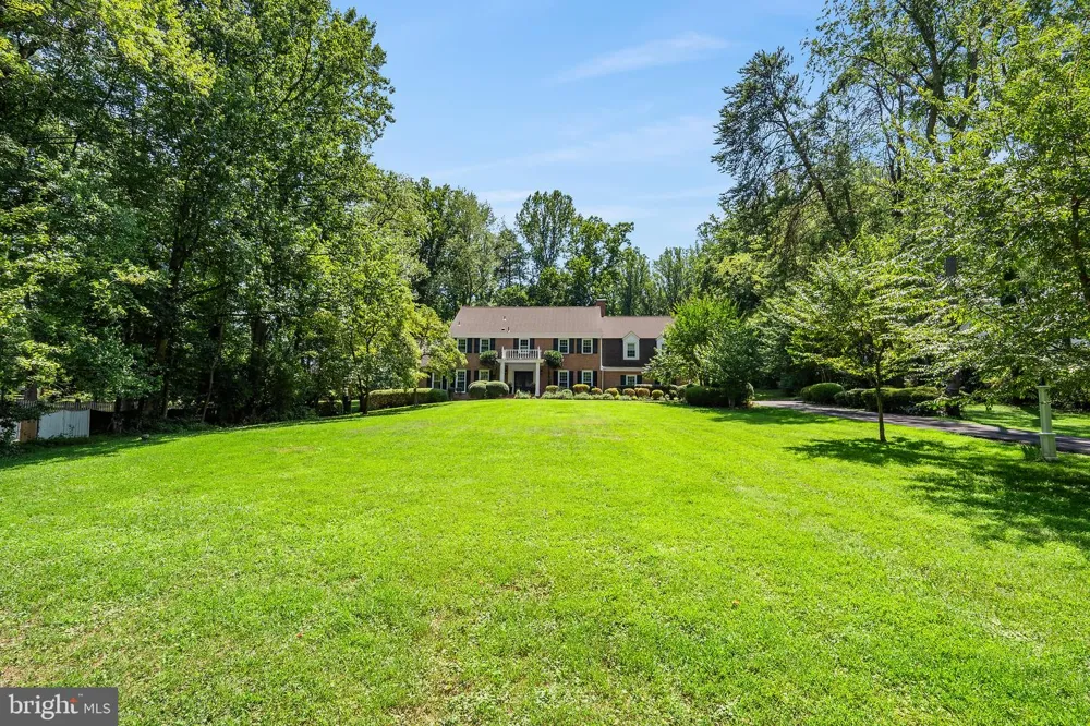 7821 OLD DOMINION DRIVE Mclean, VA 22102