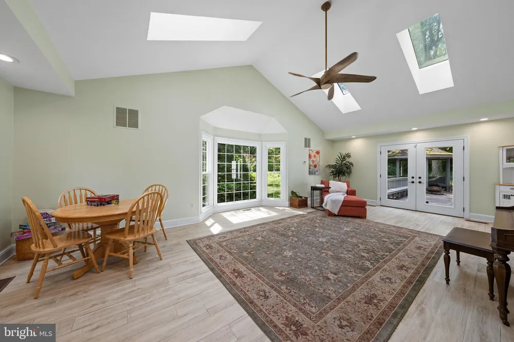 7821 OLD DOMINION DRIVE Mclean, VA 22102