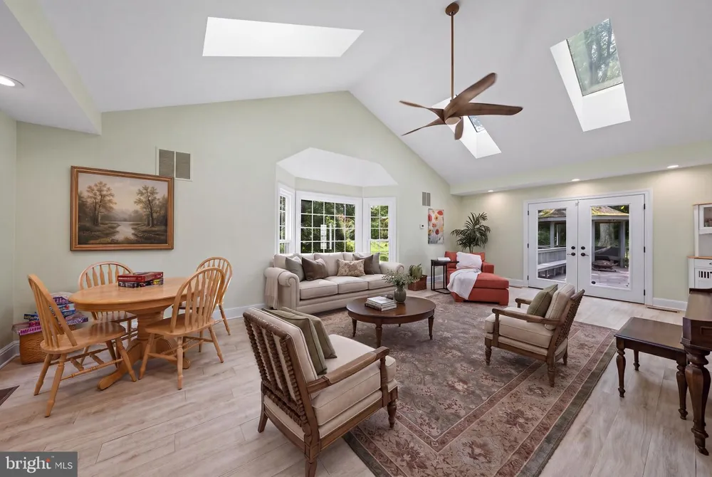 7821 OLD DOMINION DRIVE Mclean, VA 22102