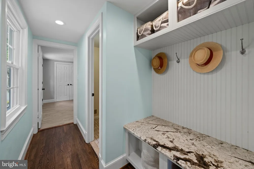 7821 OLD DOMINION DRIVE Mclean, VA 22102