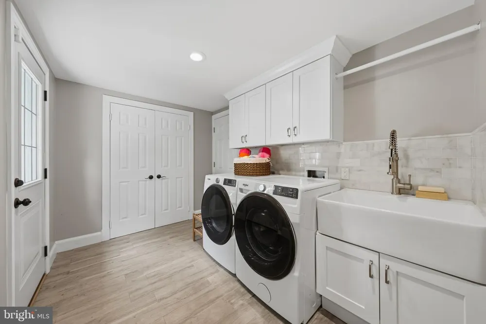 7821 OLD DOMINION DRIVE Mclean, VA 22102