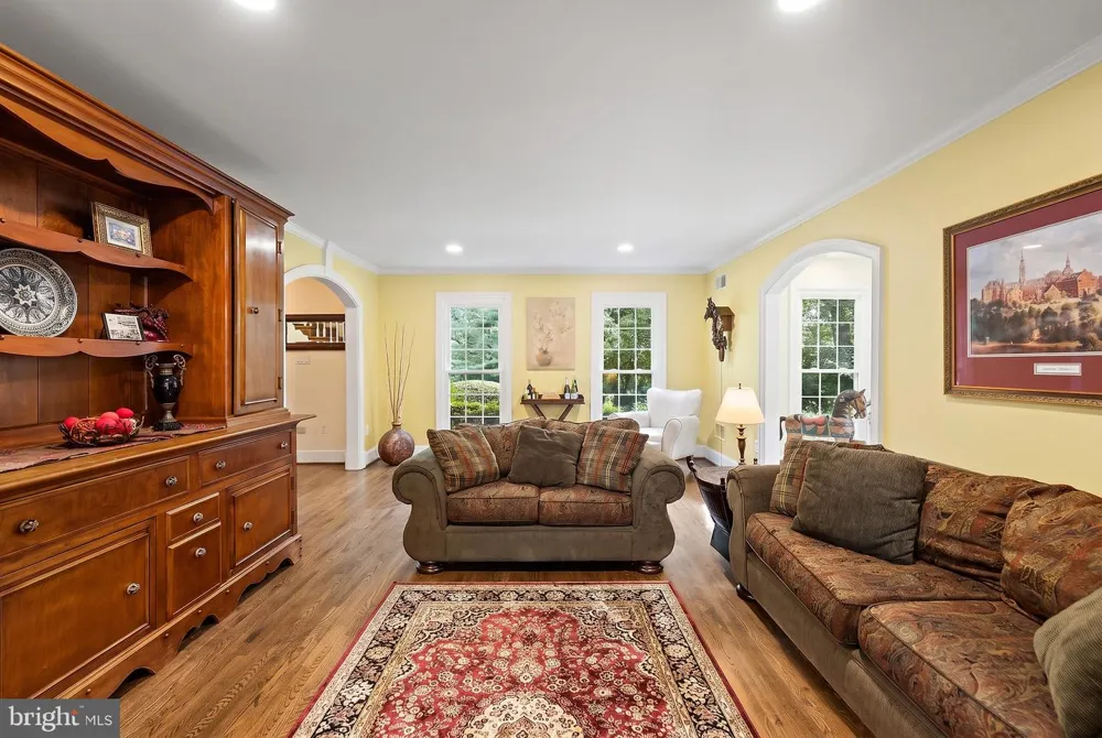7821 OLD DOMINION DRIVE Mclean, VA 22102