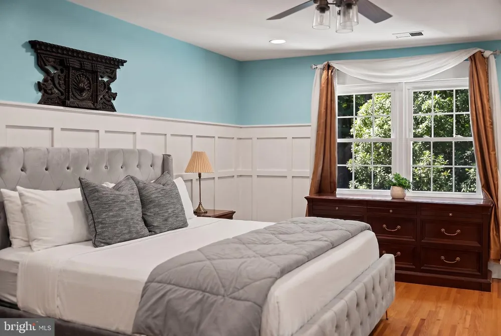 7821 OLD DOMINION DRIVE Mclean, VA 22102
