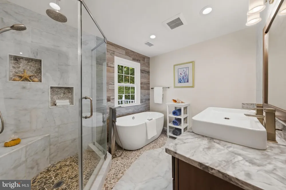 7821 OLD DOMINION DRIVE Mclean, VA 22102