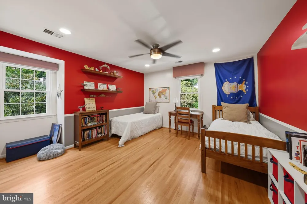 7821 OLD DOMINION DRIVE Mclean, VA 22102