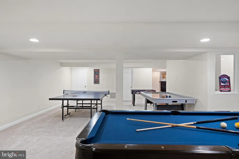 7821 OLD DOMINION DRIVE Mclean, VA 22102