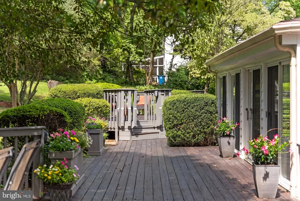 7821 OLD DOMINION DRIVE Mclean, VA 22102