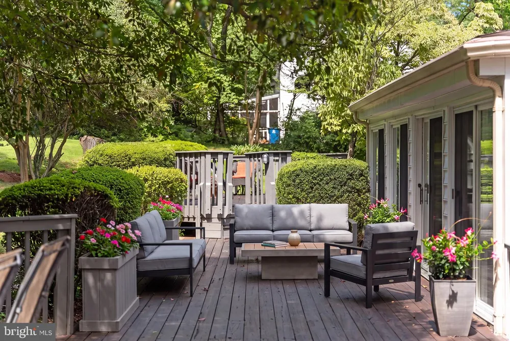 7821 OLD DOMINION DRIVE Mclean, VA 22102