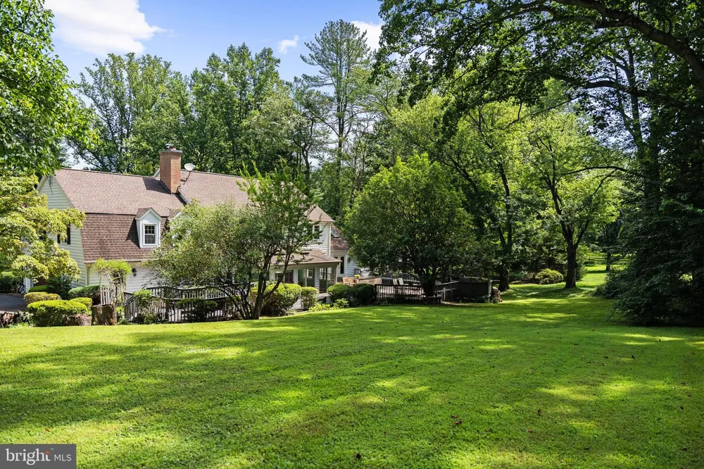 7821 OLD DOMINION DRIVE Mclean, VA 22102