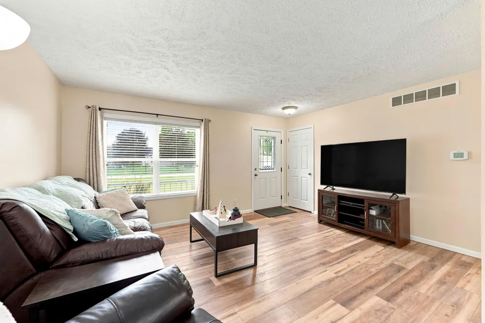 54241 Ridgeview Circle Paw Paw, MI 49079