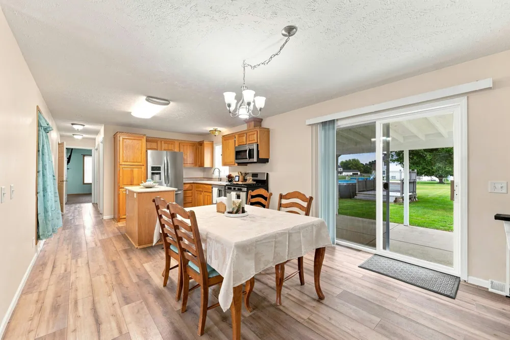 54241 Ridgeview Circle Paw Paw, MI 49079