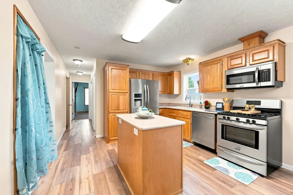 54241 Ridgeview Circle Paw Paw, MI 49079