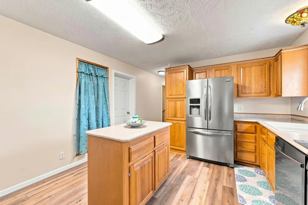 54241 Ridgeview Circle Paw Paw, MI 49079