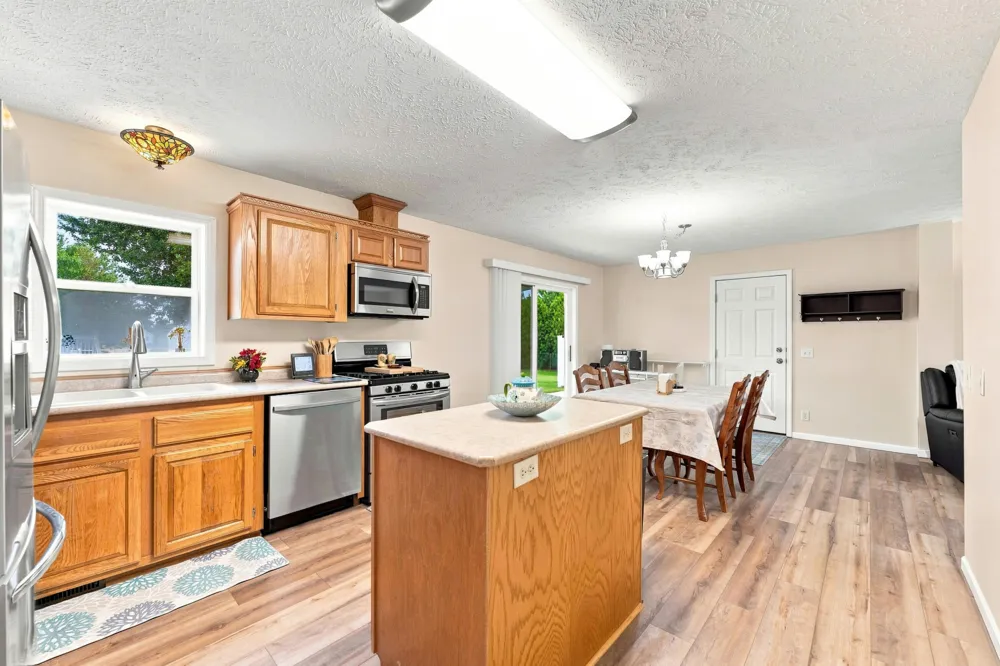 54241 Ridgeview Circle Paw Paw, MI 49079