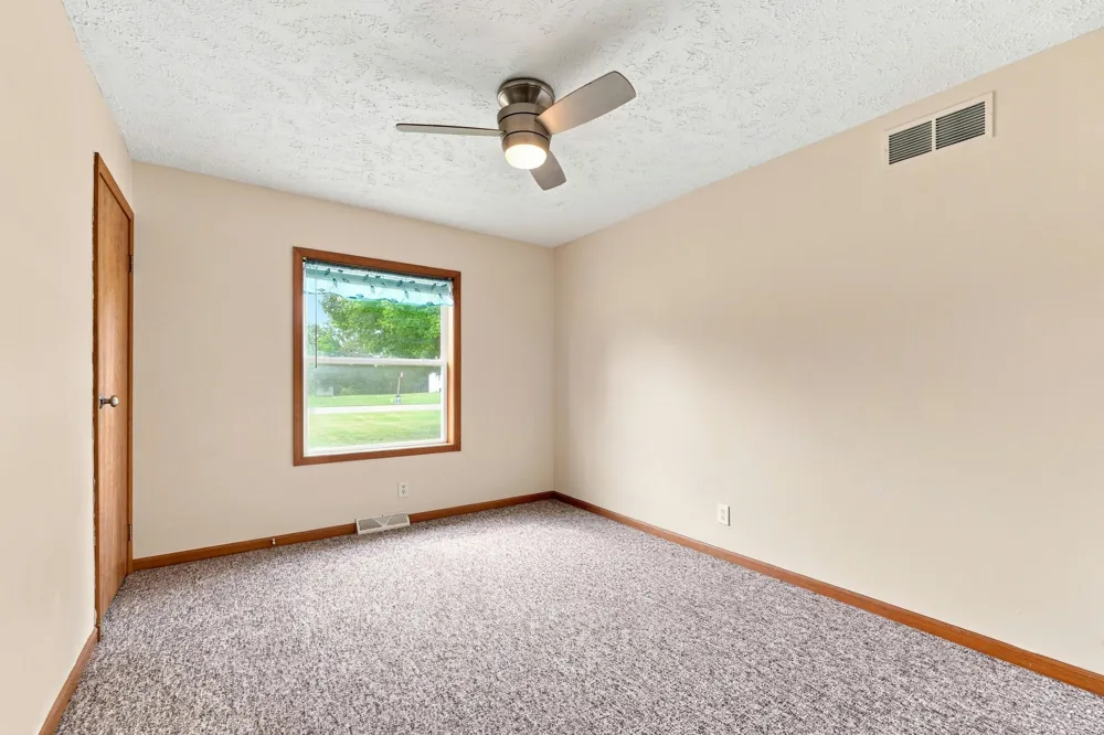 54241 Ridgeview Circle Paw Paw, MI 49079