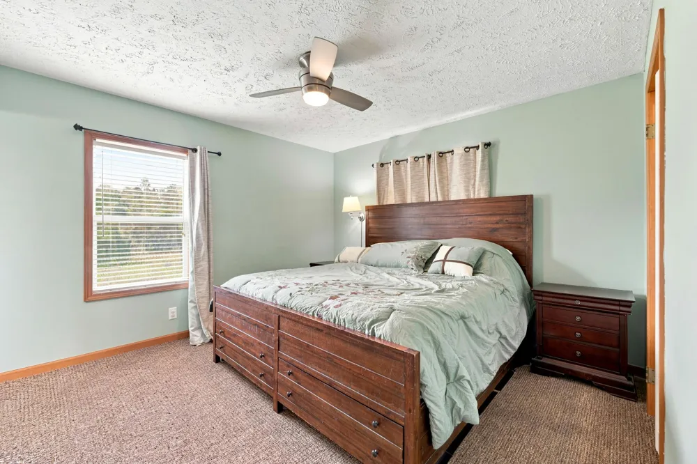 54241 Ridgeview Circle Paw Paw, MI 49079