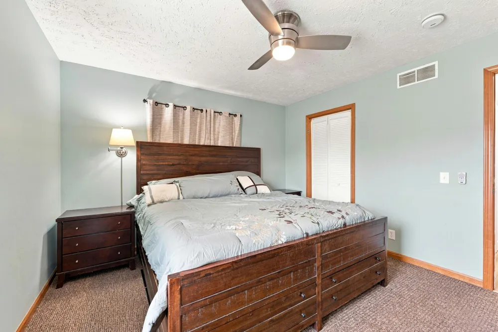 54241 Ridgeview Circle Paw Paw, MI 49079