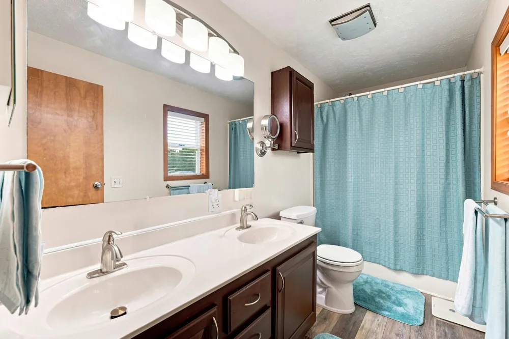 54241 Ridgeview Circle Paw Paw, MI 49079