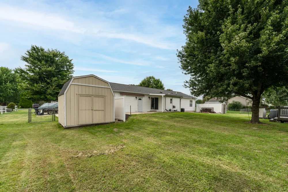 54241 Ridgeview Circle Paw Paw, MI 49079