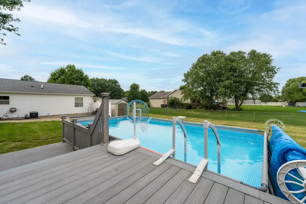 54241 Ridgeview Circle Paw Paw, MI 49079