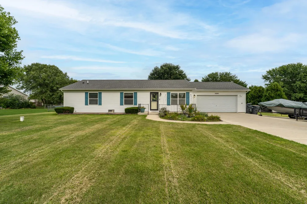 54241 Ridgeview Circle Paw Paw, MI 49079