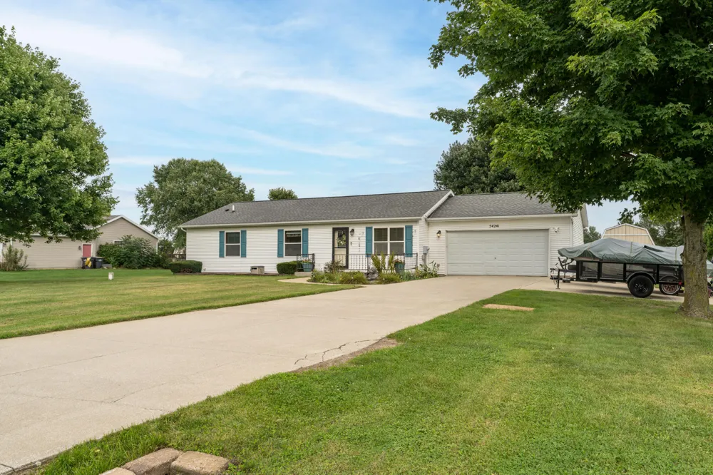 54241 Ridgeview Circle Paw Paw, MI 49079