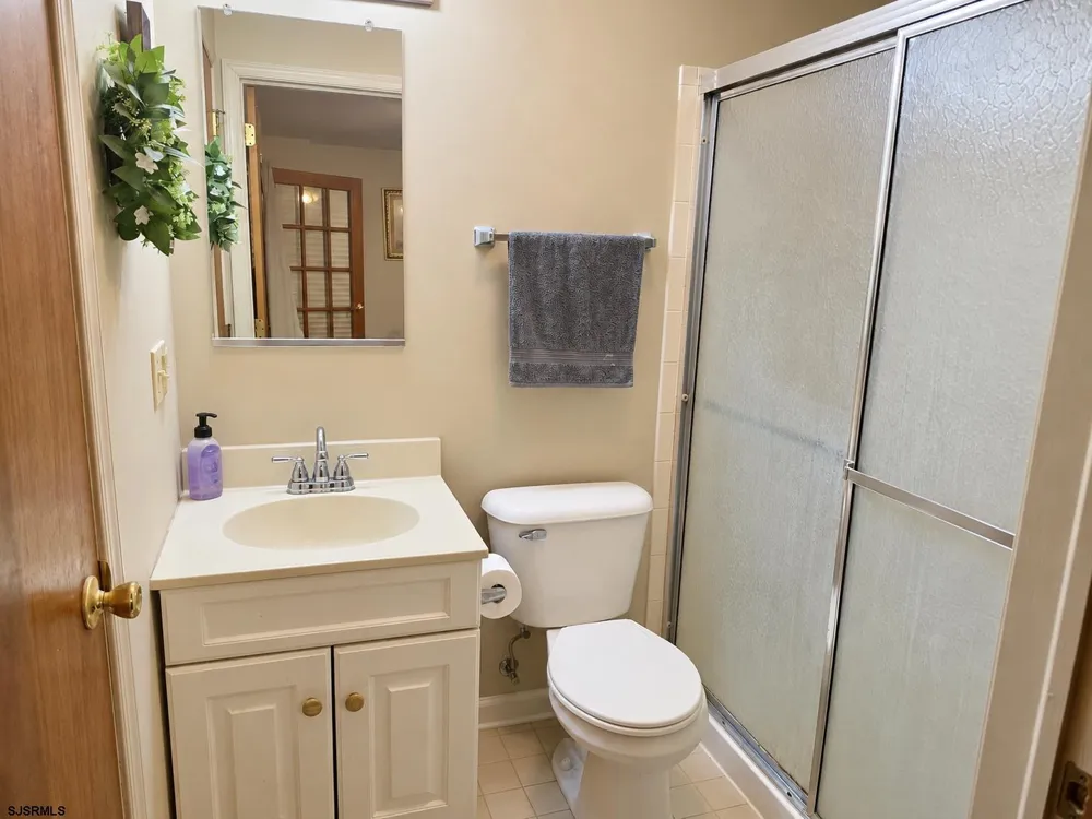 4 Canterbury Street Egg Harbor Township, NJ 08234