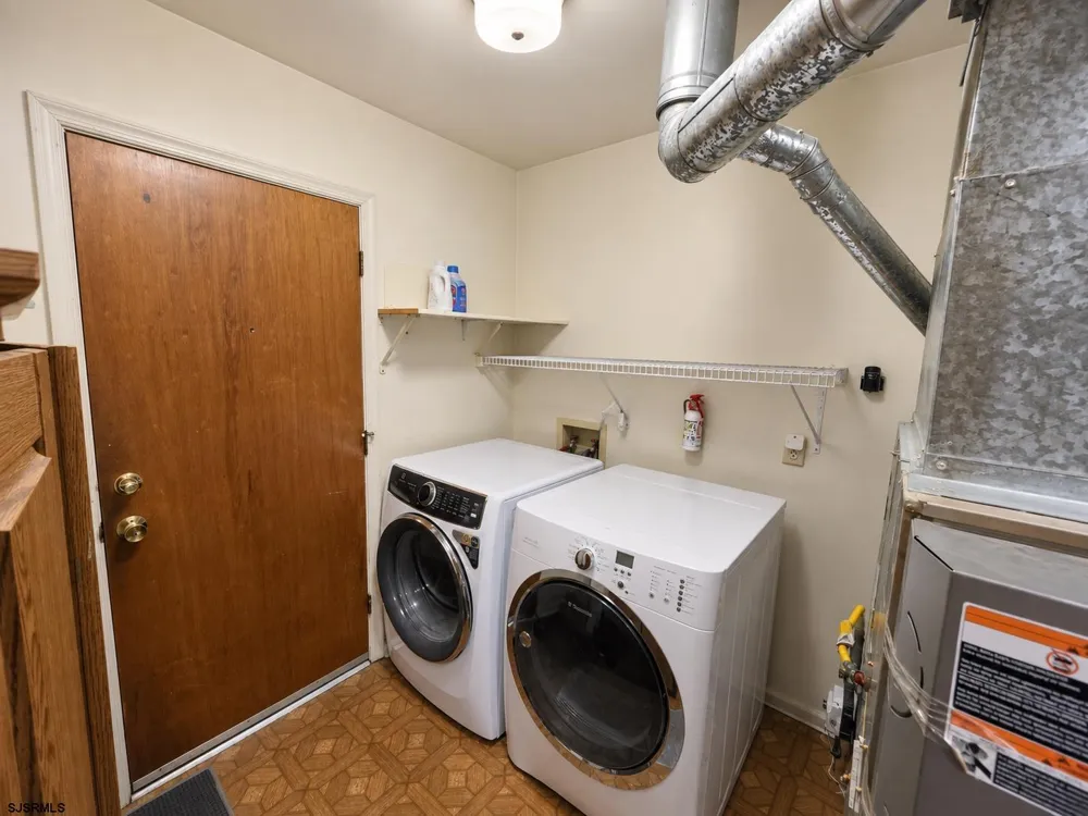 4 Canterbury Street Egg Harbor Township, NJ 08234