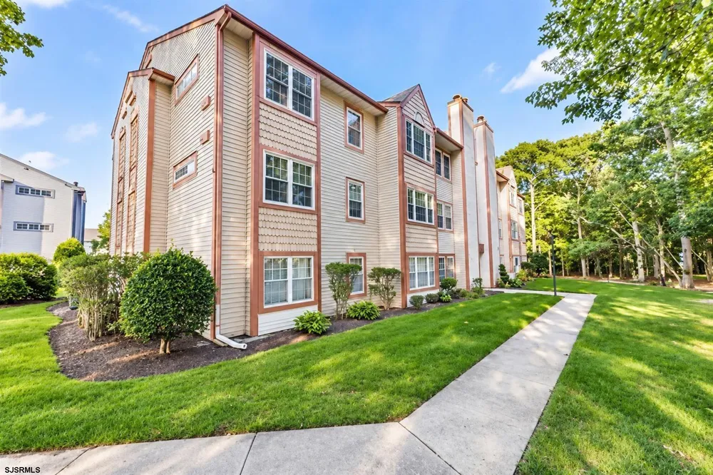 34 Trotters Ln Galloway Township, NJ 08205