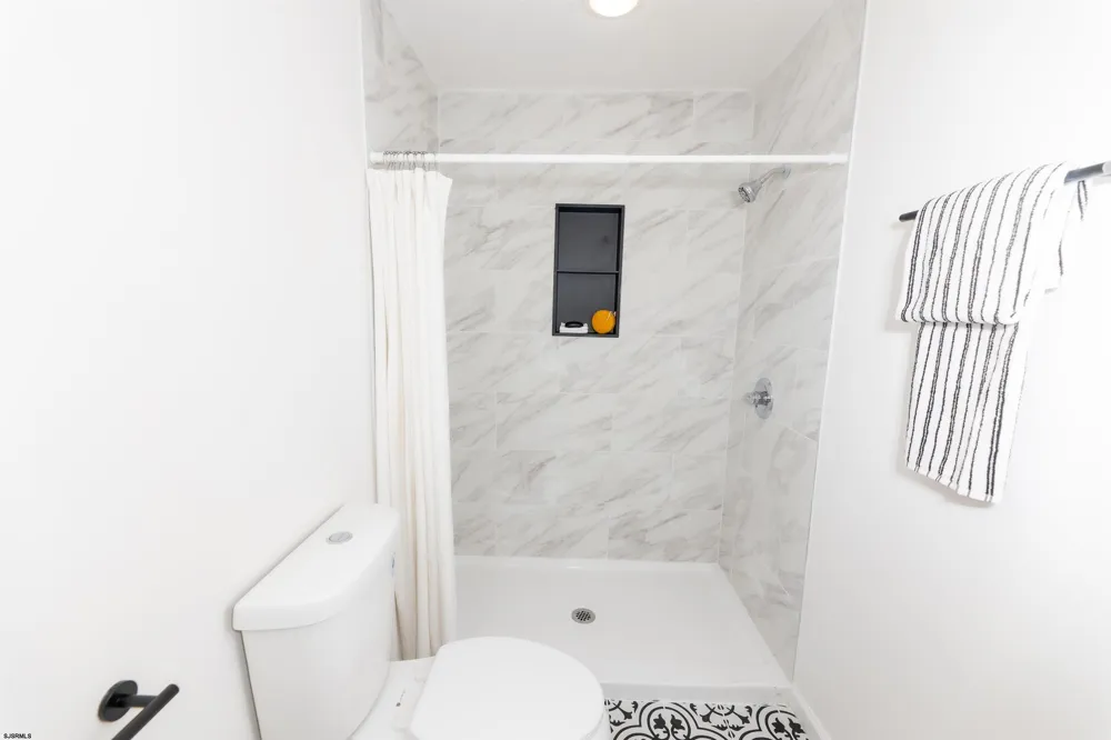 34 Trotters Ln Galloway Township, NJ 08205