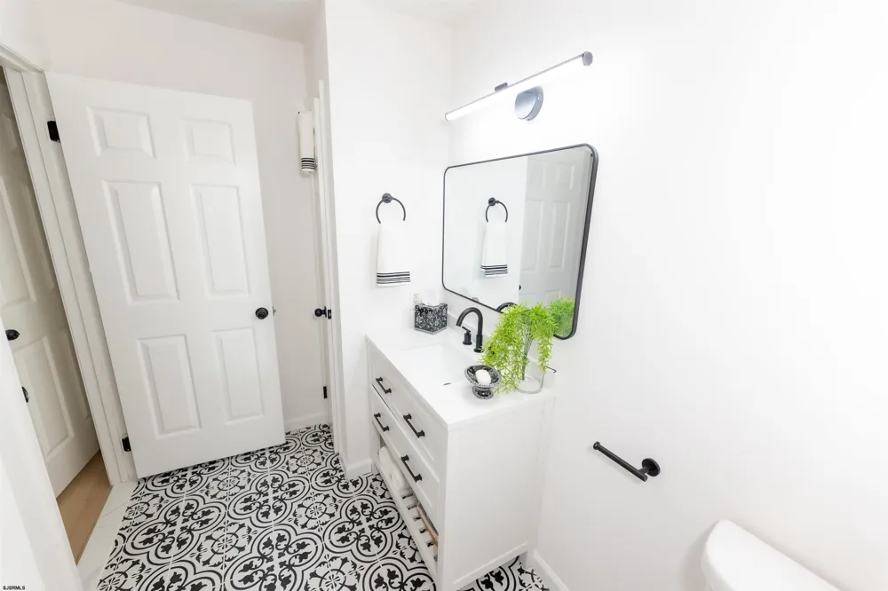 34 Trotters Ln Galloway Township, NJ 08205
